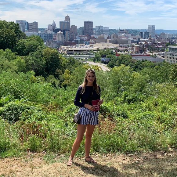 Meet your Posher - Picture 5 of 8